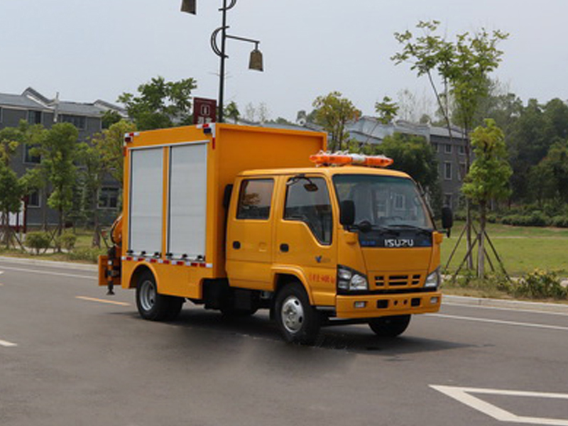 五十鈴雙排帶吊救險(xiǎn)車
